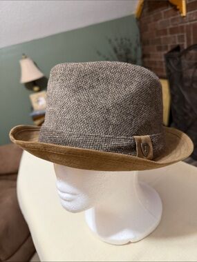 Dorfman Pacific Men's Brown Tweed Fedora Hat with Suede Brim, Size Medium.